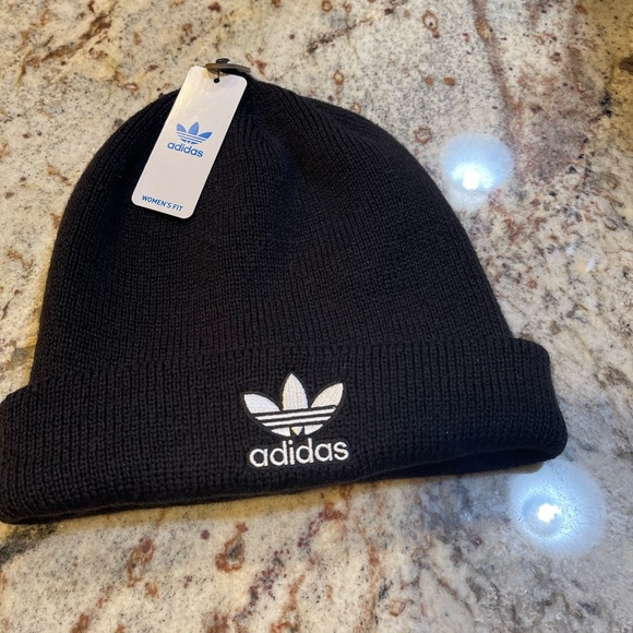 adidas Black Women’s Beanie Hat New - Picture 3 of 6